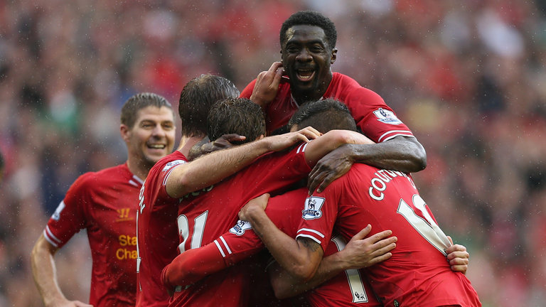 远在迈阿密心系罗马，托蒂和坎德拉用手机观看老东家焦点大战（托蒂与坎德拉身在迈阿密仍牵挂罗马，用手机观看老东家焦点之战）