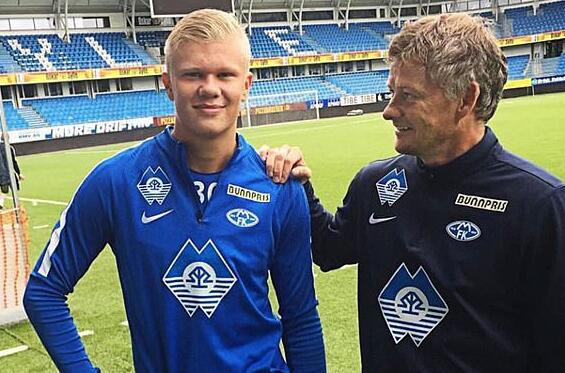 国安四老谈合影：18年足协杯决赛就我们四个在队里，留个纪念（国安四老合影感言：2018足协杯决赛仅剩我们四人在队，留作纪念）