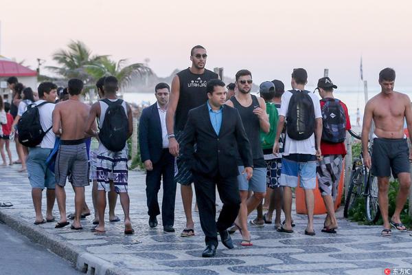 凯尔特人延续强势争冠势头（凯尔特人强势续写冲冠势头）