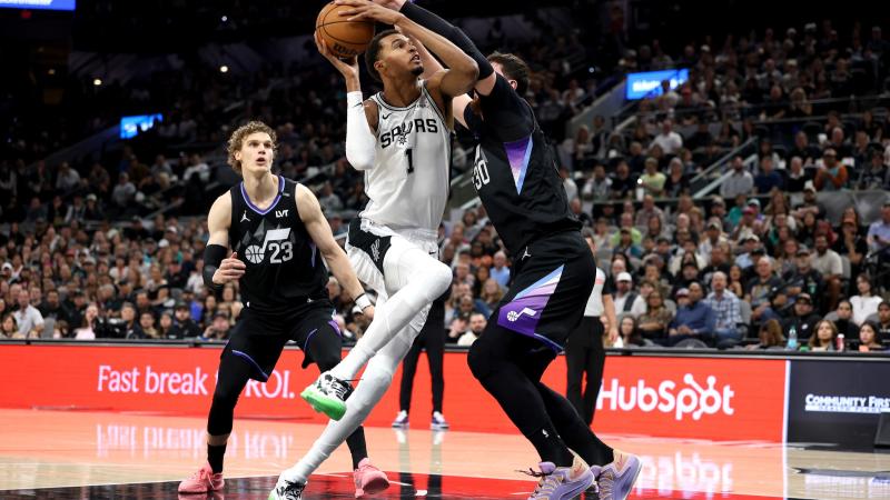 日职半场：图里奥抽射破门，京都不死鸟1-0神户胜利船（J1半场：图里奥抽射建功，京都不死鸟1-0领先神户胜利船）