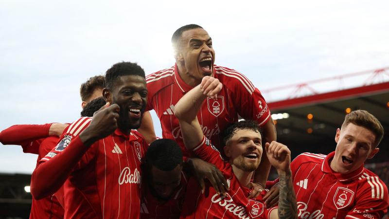 斯塔尼希奇球传大后沮丧抱头，没想到迪亚斯把球救回并打进（斯塔尼希奇传中过大懊恼抱头，迪亚斯极限救回后破门）