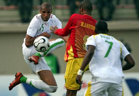 官方：蔚山球员李东炅当选2025年K1联赛MVP；本赛季13球12助（官宣：蔚山球员李东炅加冕2025赛季K1联赛MVP，本季贡献13球12助）