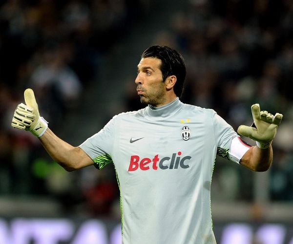 德天空预测德国队首发：萨内、维尔茨在列，塔和安东搭档中卫（德天空预测德国首发：萨内、维尔茨入选，塔与安东组成中卫组合）