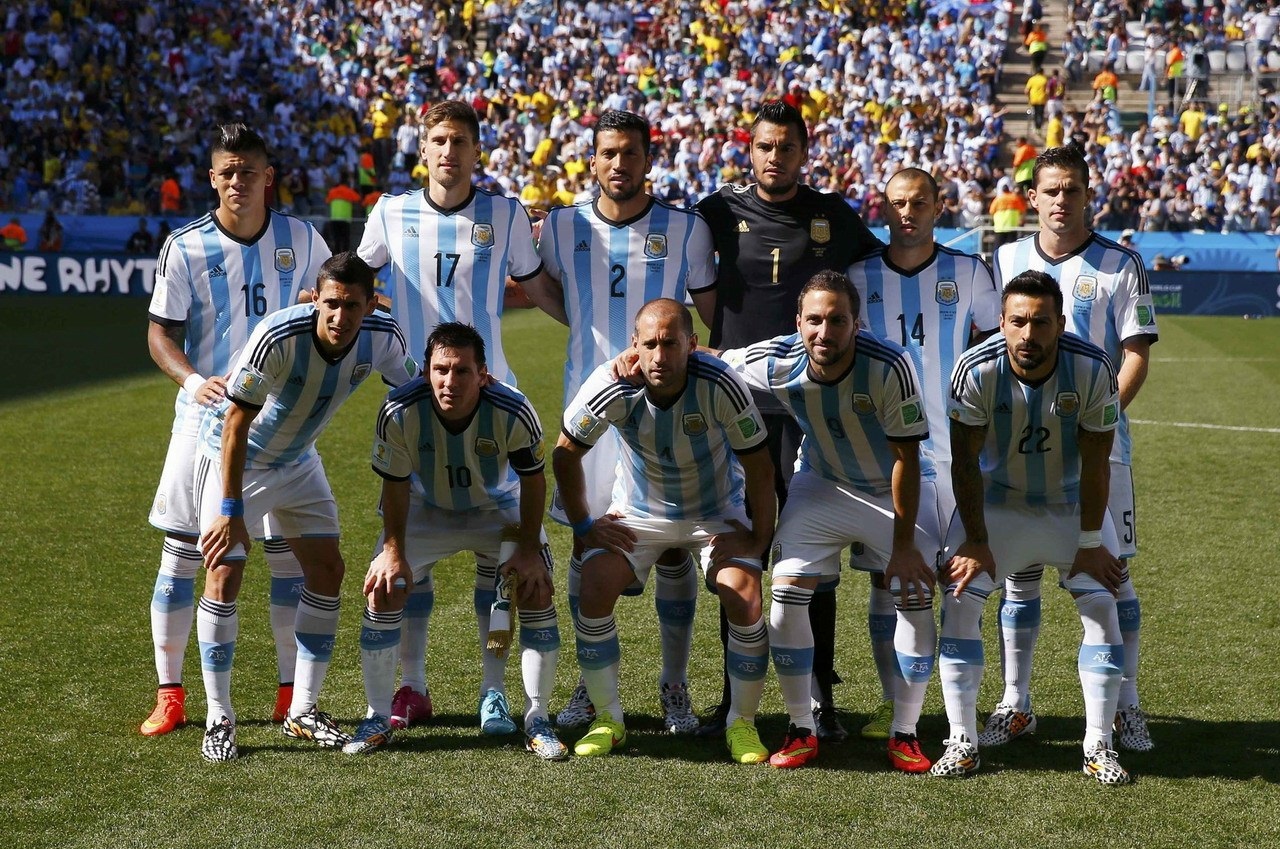 皮克：巴萨本赛季能竞争所有赛事的冠军，包括欧冠在内（皮克：本季巴萨有实力冲击各项锦标，欧冠也不例外）