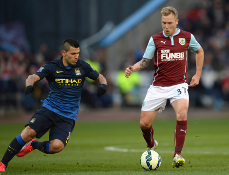 挪威后卫：中场休息时哈兰德让我们多传中，最后奏效了（挪威后卫透露：中场休息哈兰德要求加强传中，最终见效）